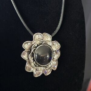 Ornate, antique Style silver-toned flower Statement Necklace